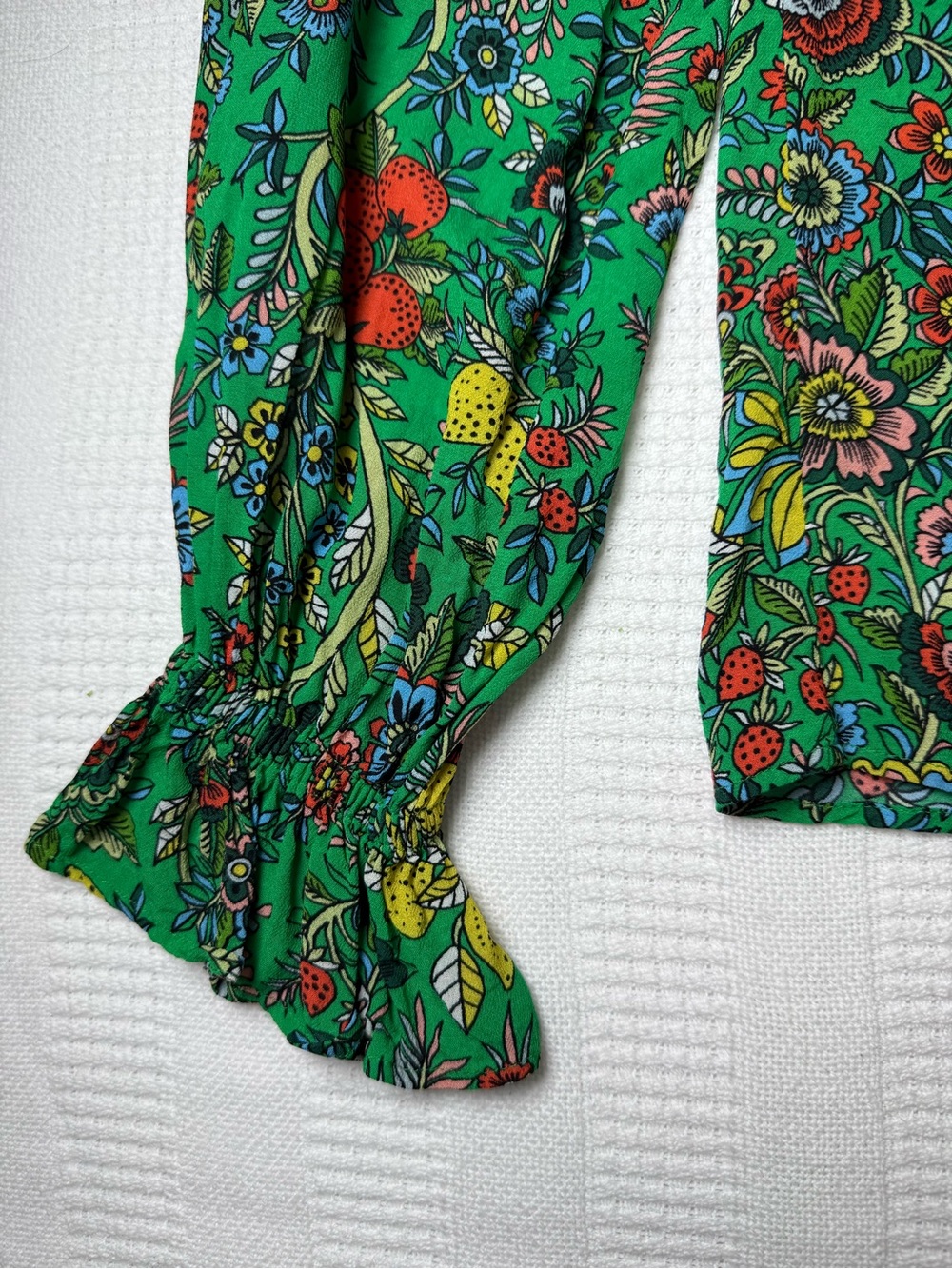 Boden Ruffle Neck Blouse Green Floral Fruit Lemon Top Viscose US 6 - Picture 7 of 11